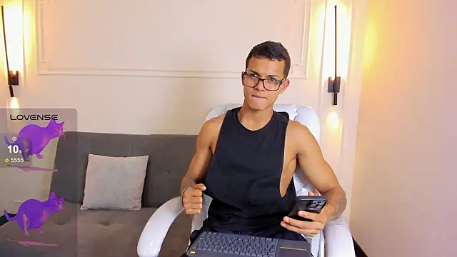 Paradise boy s online show from February 2026 07:55:02 PM