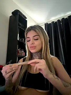 bbholli online show from November 2025 08:13:01 PM