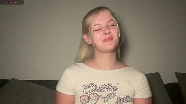 Allylove03 online show from November 2025 02:26:01 AM