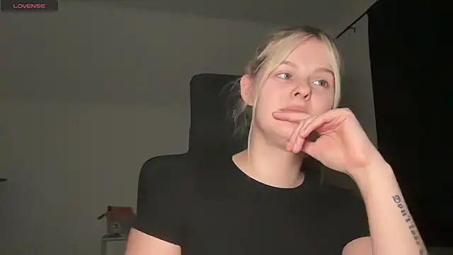 Allylove03 online show from September 2025 05:19:02 PM