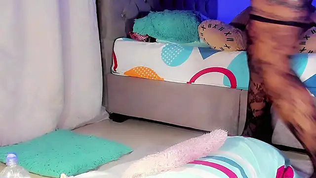 Zakura hot1 online show from October 2025 05:50:01 AM