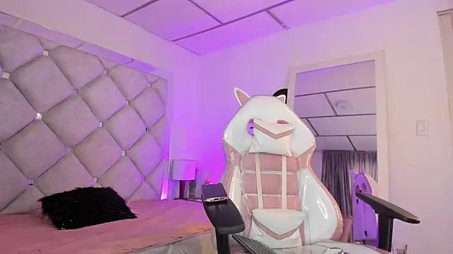 Snapshot of alessiaferry chatting on February 2026 04:51:01 PM alessiaferry online show from February 2026 04:51:01 PM