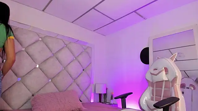 Snapshot of alessiaferry chatting on February 2026 04:53:02 PM alessiaferry online show from February 2026 04:53:02 PM