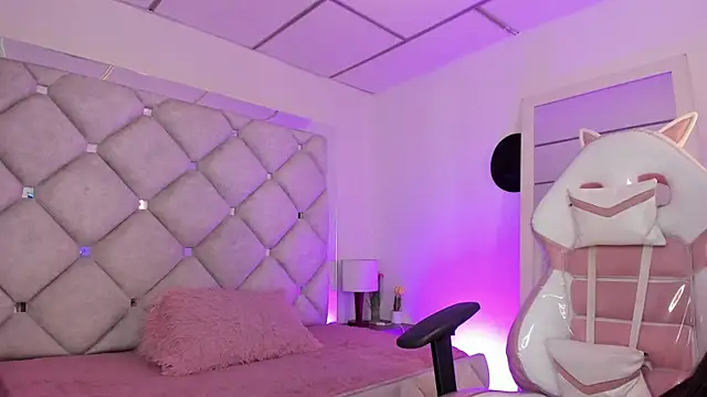 Snapshot of alessiaferry chatting on February 2026 07:32:02 PM alessiaferry online show from February 2026 07:32:02 PM