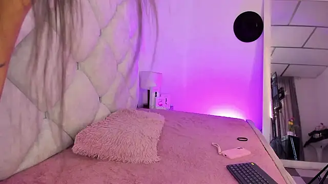 alessiaferry online show from March 2026 06:36:01 PM