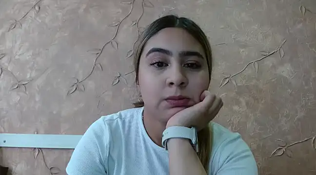 Miabonnett  online show from March 2025 06:18:01 PM