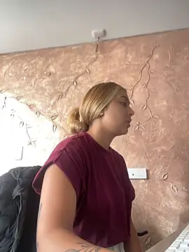 Snapshot of Miabonnett_ chatting on November 2025 12:19:02 PM Miabonnett online show from November 2025 12:19:02 PM