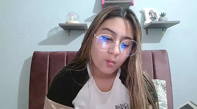 Miabonnett  online show from February 2025 10:36:02 PM