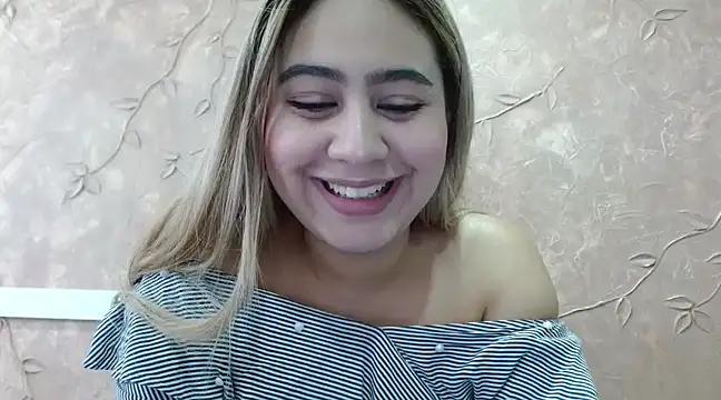 Miabonnett  online show from February 2025 12:05:02 PM