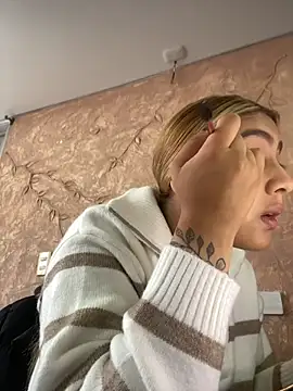 Snapshot of Miabonnett_ chatting on November 2025 12:17:02 PM Miabonnett online show from November 2025 12:17:02 PM