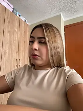 Miabonnett  online show from July 2026 03:05:01 PM