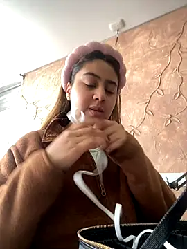 Snapshot of Miabonnett_ chatting on October 2025 12:06:02 PM Miabonnett online show from October 2025 12:06:02 PM