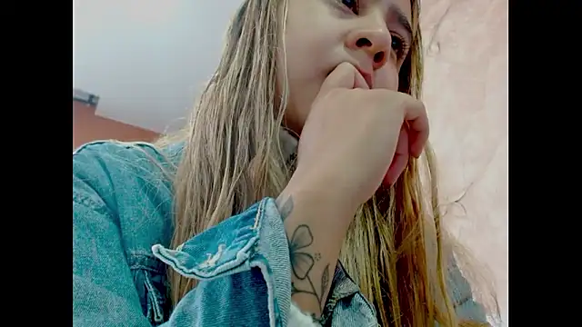 Miabonnett  online show from January 2026 12:22:01 PM