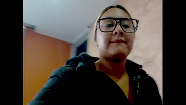 Miabonnett  online show from January 2026 12:20:01 PM