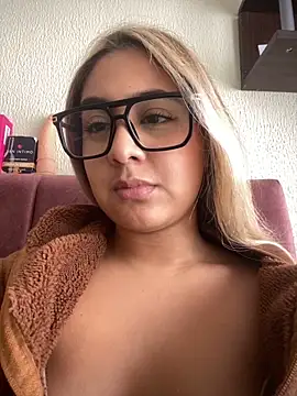 Miabonnett  online show from April 2026 03:29:01 PM