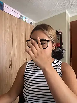 Miabonnett  online show from July 2026 03:22:01 PM