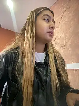 Miabonnett  online show from January 2026 12:22:02 PM