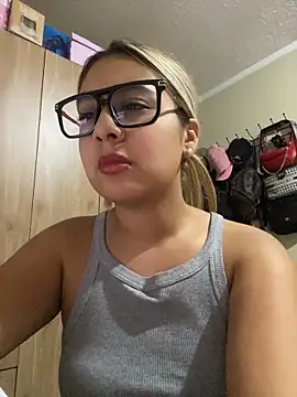 Miabonnett  online show from May 2026 01:22:01 AM