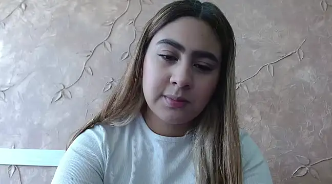 Miabonnett  online show from February 2025 12:06:02 PM