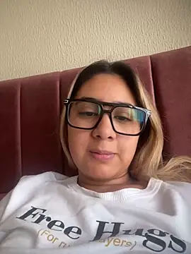 Miabonnett  online show from March 2026 12:01:01 PM