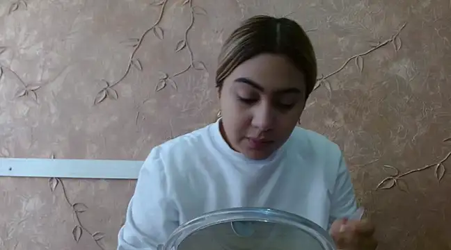 Miabonnett  online show from March 2025 12:06:01 PM