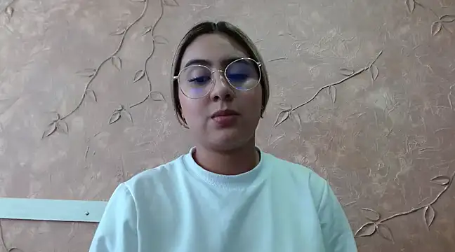 Miabonnett  online show from February 2025 06:12:01 PM