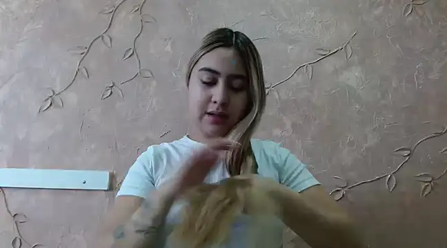 Miabonnett  online show from March 2025 12:09:01 PM