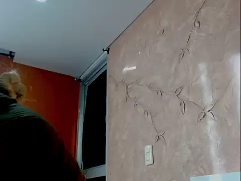 Miabonnett  online show from January 2026 12:20:02 PM