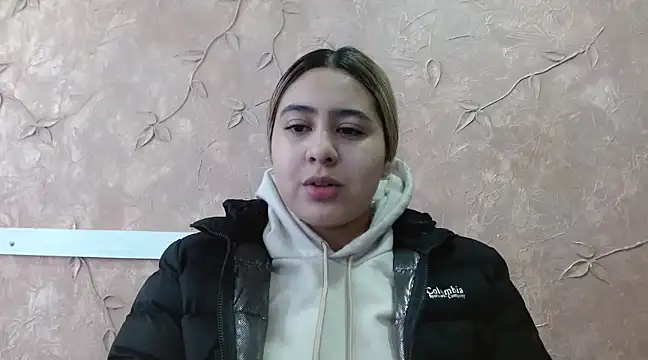 Miabonnett  online show from March 2025 12:11:02 PM