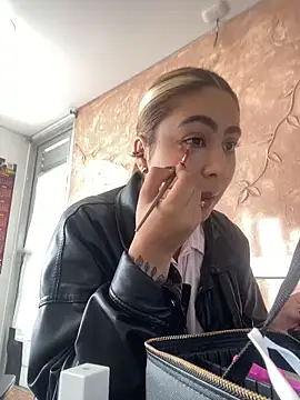 Snapshot of Miabonnett_ chatting on November 2025 12:15:02 PM Miabonnett online show from November 2025 12:15:02 PM