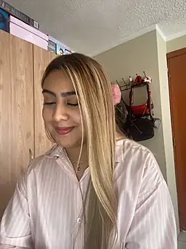 Miabonnett  online show from July 2026 05:08:01 PM