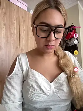 Miabonnett  online show from May 2026 03:05:01 PM