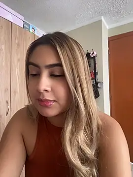 Miabonnett  online show from July 2026 03:26:01 PM