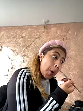 Snapshot of Miabonnett_ chatting on December 2025 12:26:01 PM Miabonnett online show from December 2025 12:26:01 PM