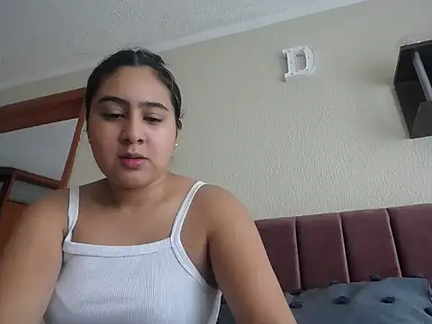 Miabonnett  online show from February 2026 02:58:02 PM