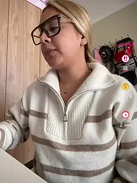Miabonnett  online show from May 2026 08:11:02 PM
