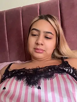 Miabonnett  online show from May 2026 11:51:02 AM