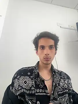 CamiloXx04 online show from February 2026 07:38:01 PM