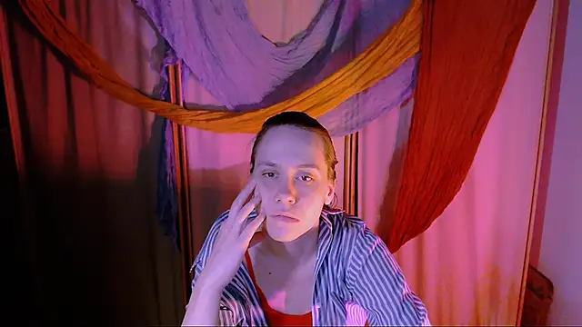 Malinax online show from November 2025 10:32:01 PM