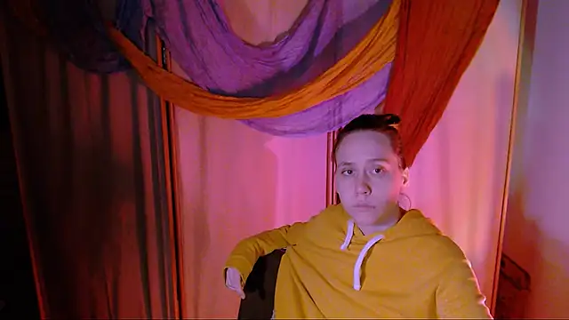 Malinax online show from December 2025 10:43:02 PM