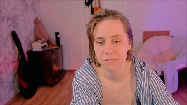 Malinax online show from April 2026 01:37:01 PM