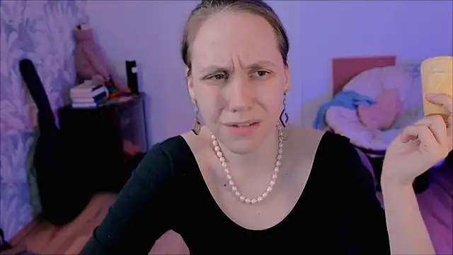 Malinax online show from April 2026 01:39:01 PM