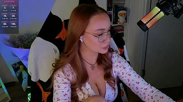 Snapshot of Emili1- chatting on October 2025 01:33:02 PM Emili1- online show from October 2025 01:33:02 PM