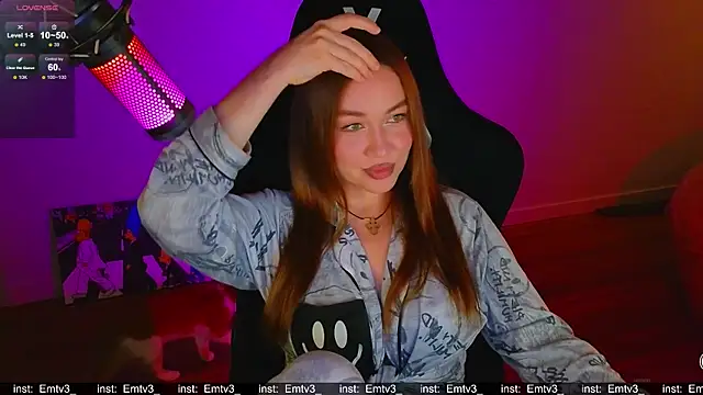 Emili1- online show from May 2026 09:56:02 AM