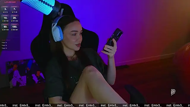 Emili1- online show from April 2026 10:44:01 AM