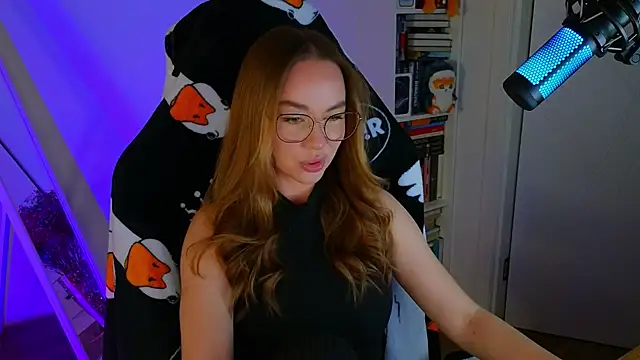 Snapshot of Emili1- chatting on March 2025 02:13:02 PM Emili1- online show from March 2025 02:13:02 PM