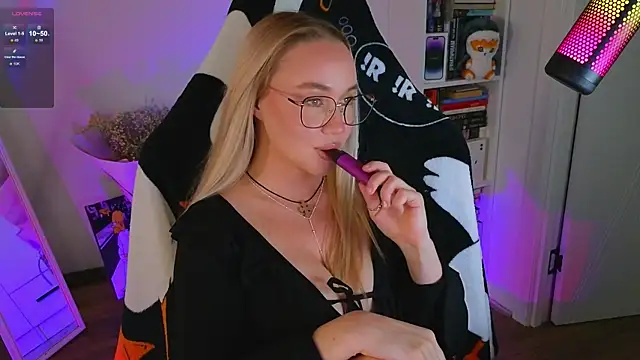 Snapshot of Emili1- chatting on September 2025 11:19:02 AM Emili1- online show from September 2025 11:19:02 AM