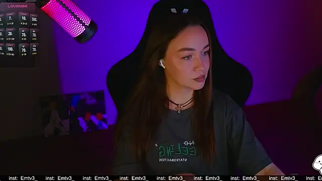 Emili1- online show from April 2026 10:43:01 AM