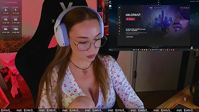 Emili1- online show from December 2025 08:04:02 PM