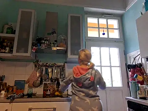 FrauleinSchmitt online show from October 2025 08:11:02 AM